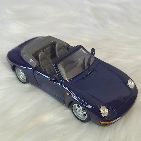 Welly Other - Welly Porsche 911 Carrera Cabriolet Deep Purple Die Cast Metal Car Scale 1/24